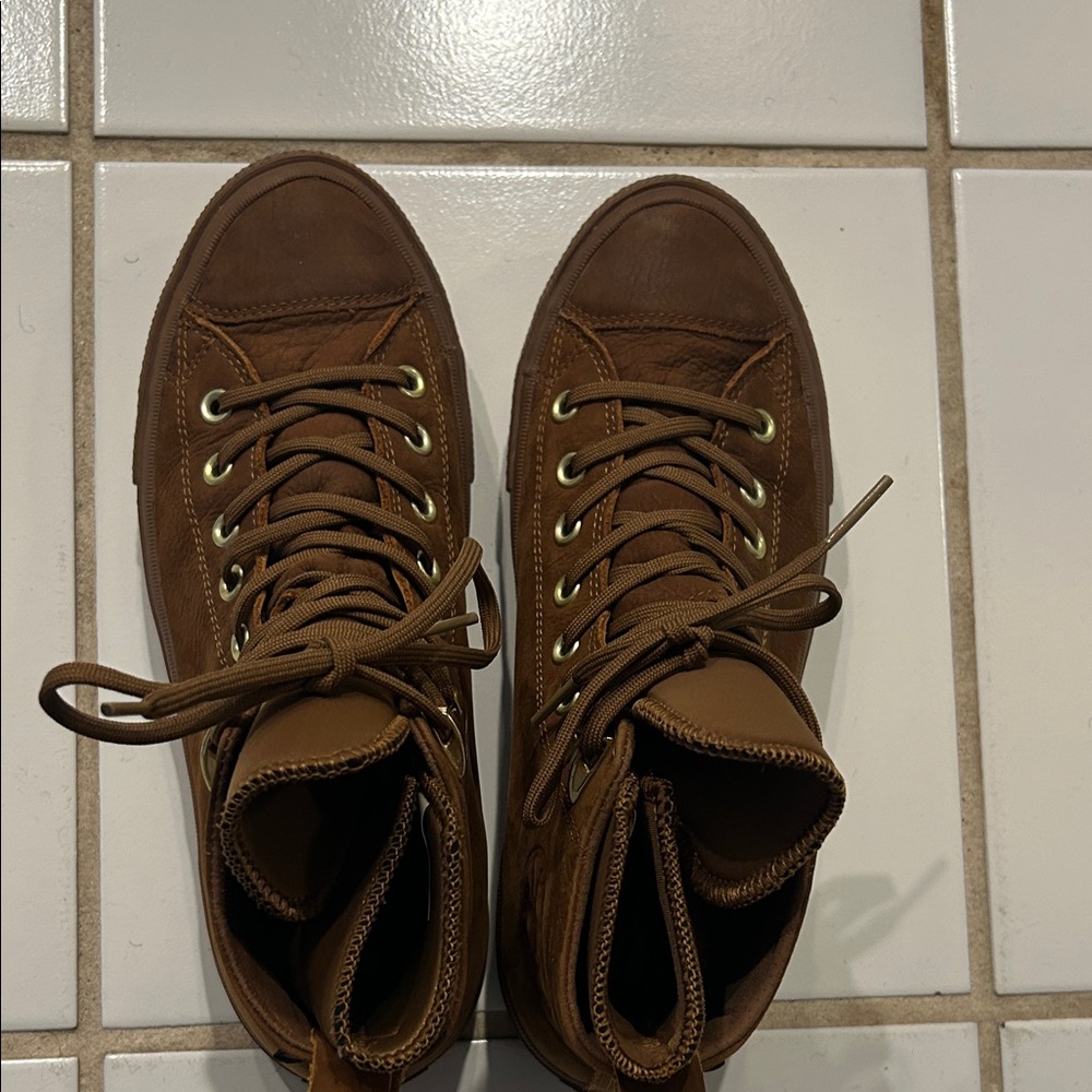 Men's Classic Brown High-Top Sneakers - Picture 4 of 7
